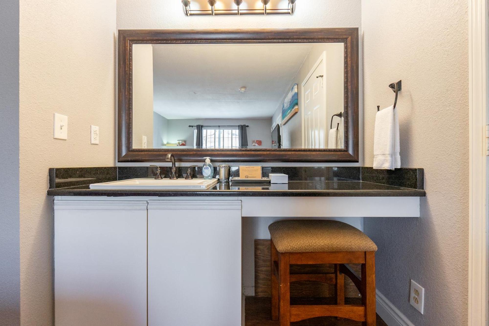 2Br Walk-In Condo - Near The 76 Strip - Free Wifi - Pool - Free Tickets Included - Clb-3 แบรนสัน ภายนอก รูปภาพ
